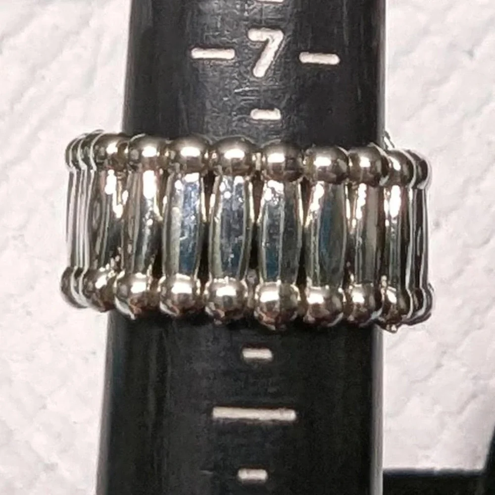 Faux Pearl Rhinestone Ring Stretch OSFM One Size Comfy Silver Tone New Round